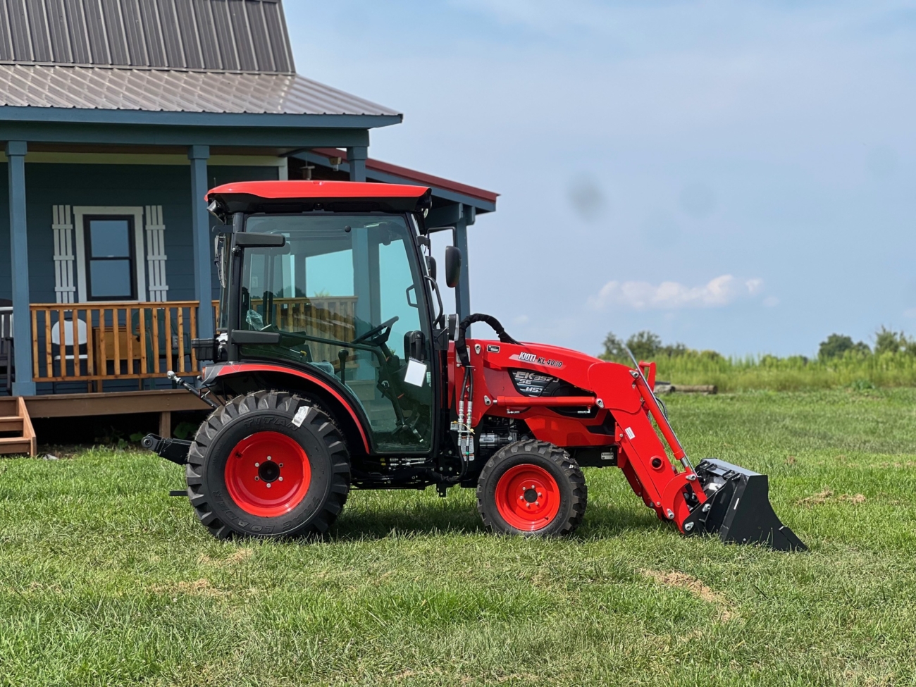 CK3520SE HST Cab Kenton Equipment