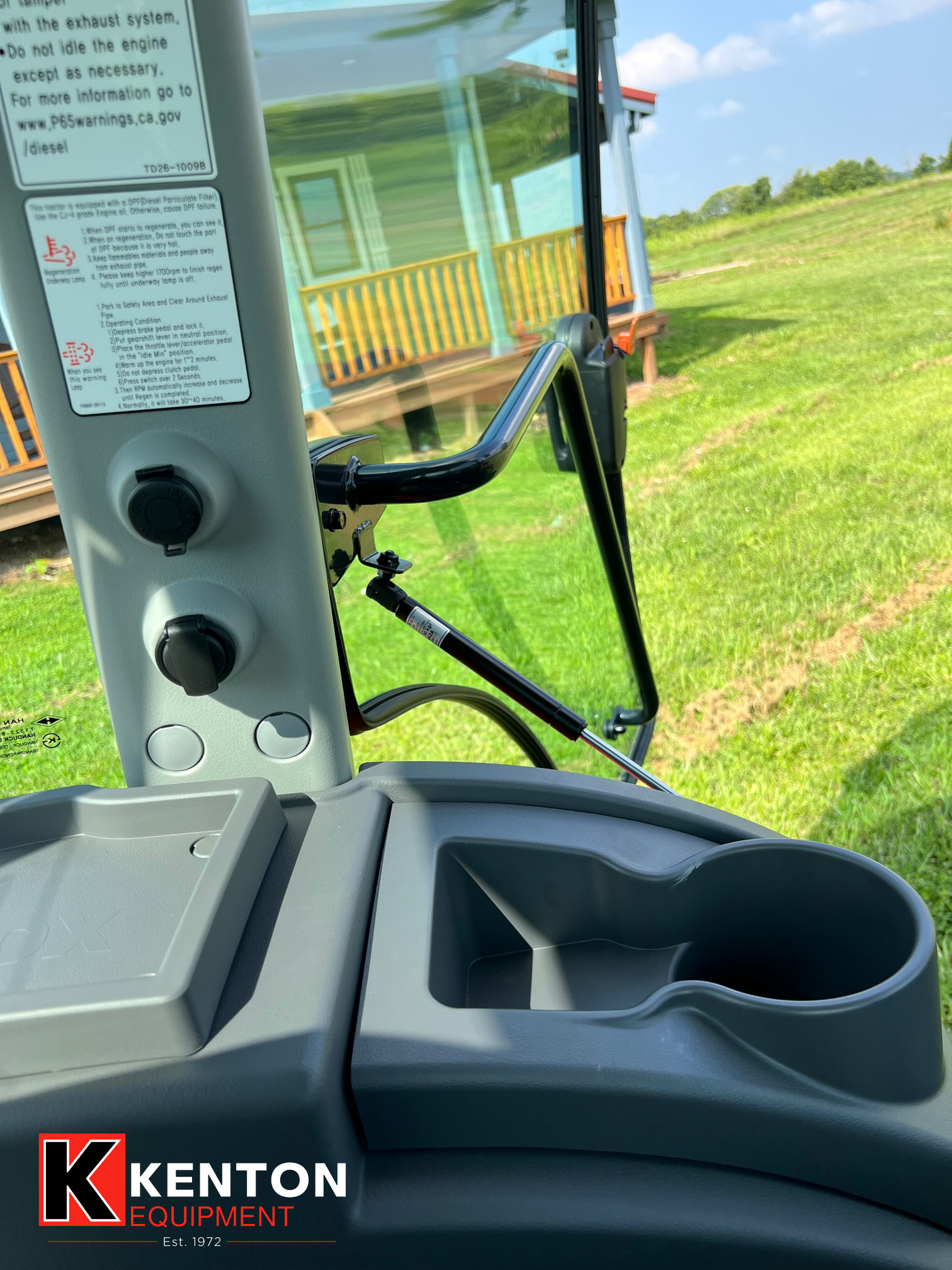 KIOTI NS4710 HST Cab Convenient Drink Holder