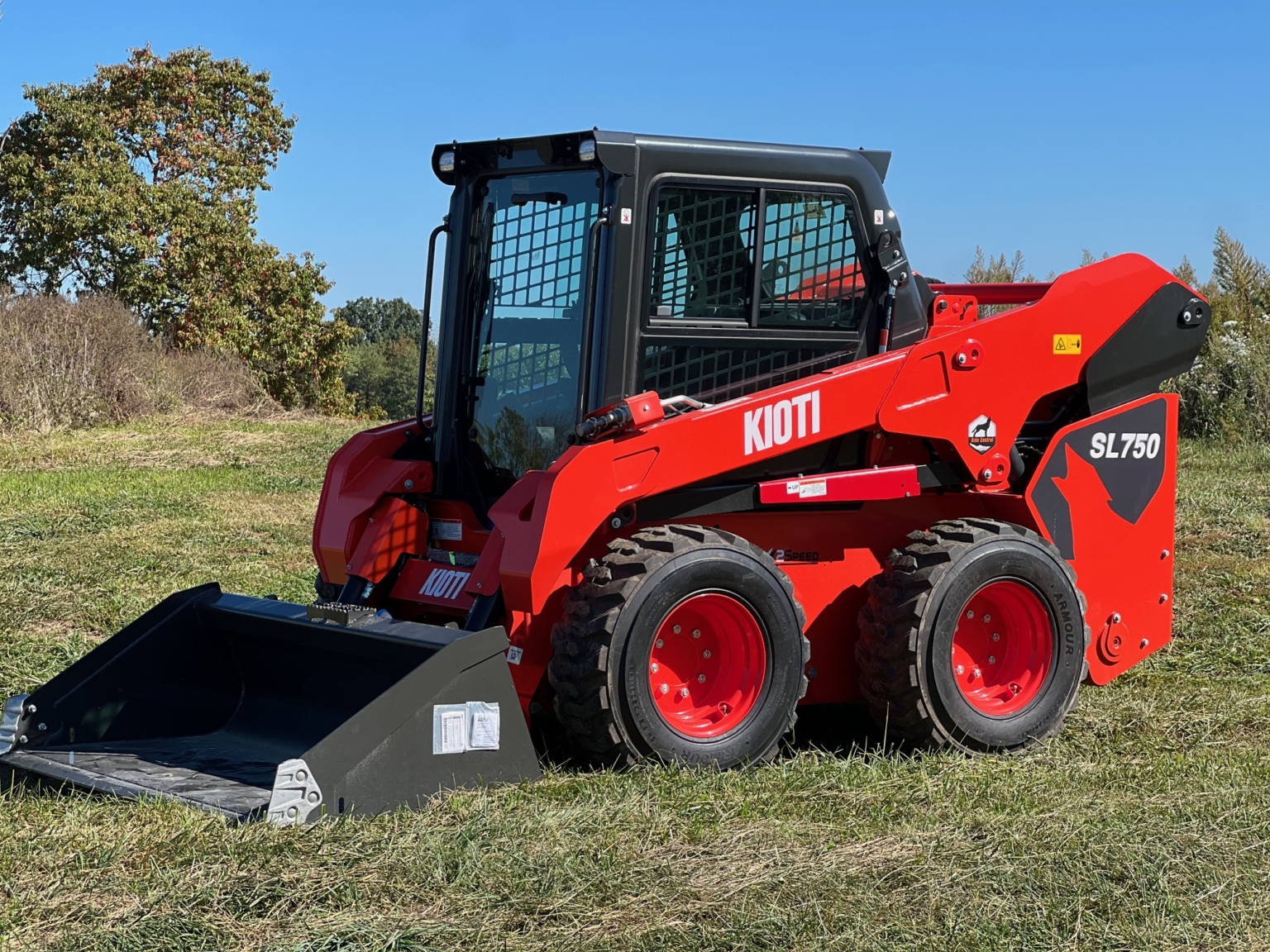 SL750 Cab Skid Steer Loader - Kenton Equipment